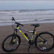 دوچرخه کوهستان. سالم. حرفه ای