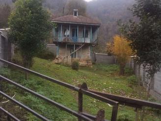 خانه و محوطه روستایی