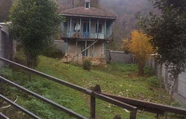 خانه و محوطه روستایی