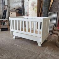 تخت نوزاد 110×70در حد نو