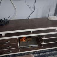 میز تلوزیون کار کرده ولی تمیز ب فروش میرسد