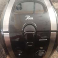 یک دستگاه سرخ کن نو