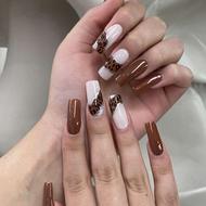 خدمات تخصصی کاشت و ترمیم ناخن