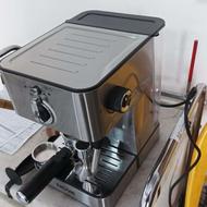 قهوه ساز کاملا نو کلا 10تا قهوه نزده