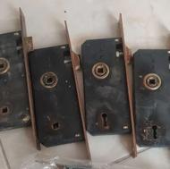 قفل برنجی در اتاق و سرویس