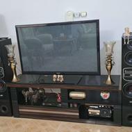 میز تلویزیون چوبی دوتیکه کاملا سالم وتمیز