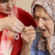 پرستار خانم برای خانم سالمند