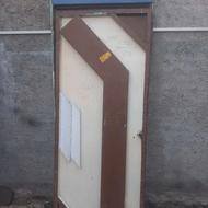 در حیاط سالم