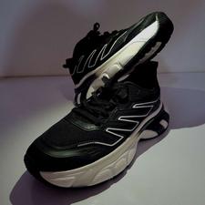 کتونی وارداتی از دبی-سایز 42