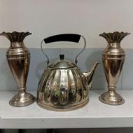 کتری روسی و یک جفت گلدان برنجی قدیمی عتیقه