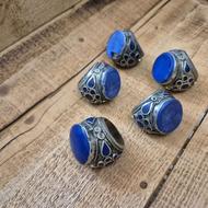 انگشتر. بزرگ