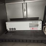 منگنه وسط زن، سیمی، لپ تاپ