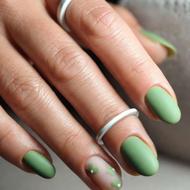 خدمات کاشت ناخن با تخفیف ویژه