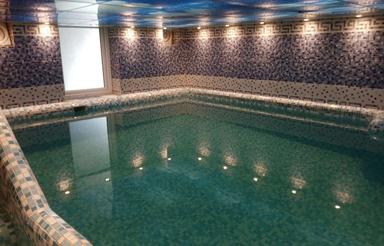 استخر دار مرکز شهر