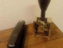 منگنه و (مهرشماره زن) نمراتور قدیمی در شیپور