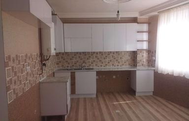 اجاره یک واحد طبقه ی اول درشهرک رجائی نبش خیابان ستاری