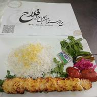 بازاریابی جوان با انرژی وشیوایی کلام