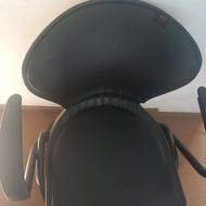 7 عدد صندلی و 2 عدد میز