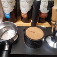 فروشنده نیمه وقت قهوه فروشی