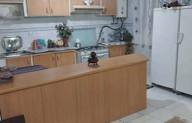 اجاره روزانه 100 متر در خ سروش روبروی مجتمع گل سرخ