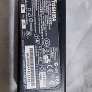 شارژر لب تاپ توشیبا