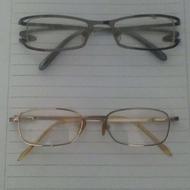 دو عدد عینک طبی با فرم فلز