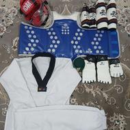 لباس تکواندو و تجهیزات