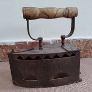 یک عدداتوزغالی قدیمی