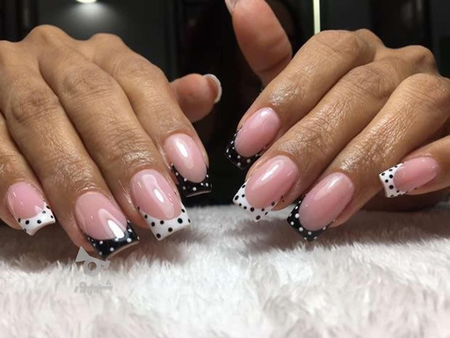 کاشت ناخن ویدا