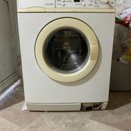 سلام.لباسشویی AEGاصل آلمان .فقط پمپ تخلیه کار نمیکنه.