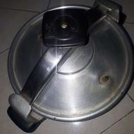 زودپز قدیمی 8 لیتری