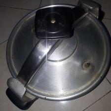 زودپز قدیمی 8 لیتری