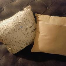 دو عدد کوسن استفاده نشده پولکی نقره ای و آباژور بامبو