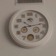 ساعت دیواری سالم