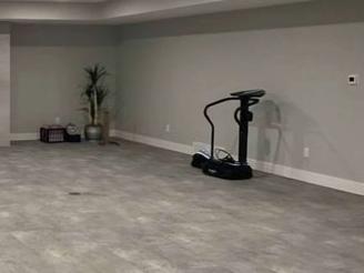 زیر زمین کف سنگ دیوار سنگ ارتفاع بلند بدون ستون وسط سالن