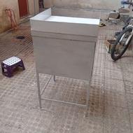 یک عدد میز تره باری به فروش میرسد