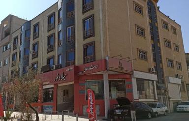 فروش مغازه تجاری زیر قیمت مرکز شهر بهارستان