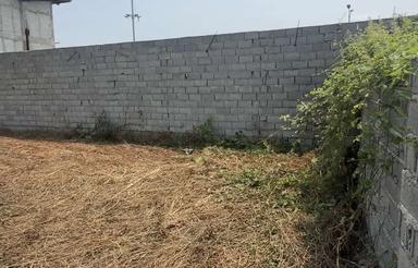 زمینِ مربع با تمامی انشعابات جنب میدان تره بار جدید