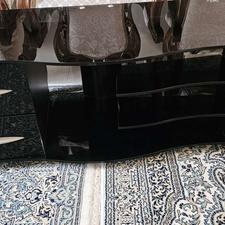 میز تلویزیون شیشه ایی کشودار دو درب