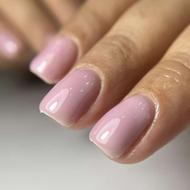 آموزش و کاشت ناخن