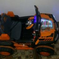 ماشین شارژی دو موتوره شاسی بلند