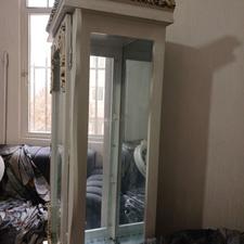 بوفه سفید با جنس چوب سالم و تمیز