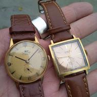 ساعت کوکی قدیمی هر دو با هم