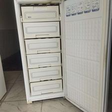 یک عدد یخچال تمام فریزر با ضمانت کار