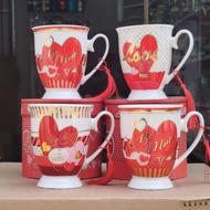 فروش انواع ماگ و فنجان چینی در بازار روز