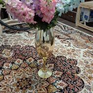 گل گلدان شیشه ای