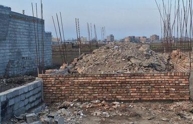 یک قطمه زمین نیمه ساخت شناز قاعم کورس چینی شده