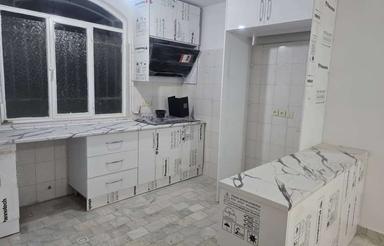 55متری طبقه اول با حیاط اختصاصی