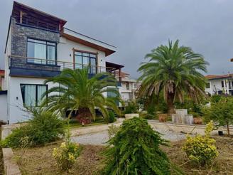 فروش ویلا 620 متر در نوشهر/دوبلکس استخردار با ویو عالی جنگل