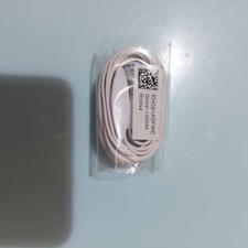 هندزفری از جعبه گوشی خارج شده